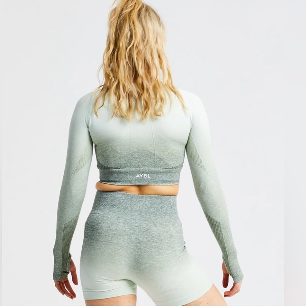 AYBL Pulse Ombré Seamless Long Sleeve‎ Crop Top Women’s Size Small - Picture 3 of 8